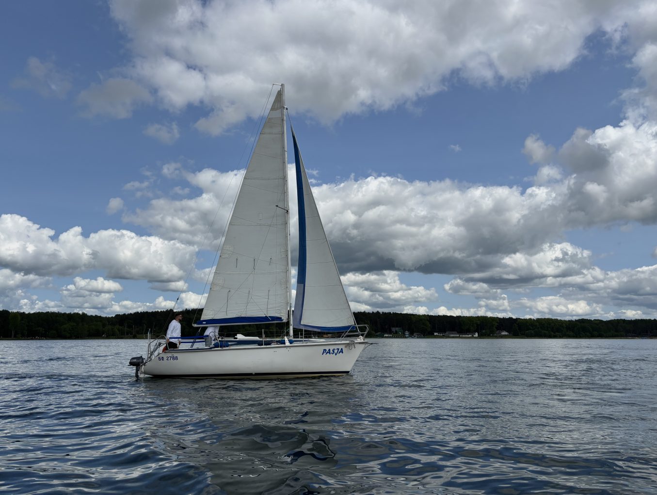 Новая яхта "Страсть" в нашем порту для прогулок по Нарочи!